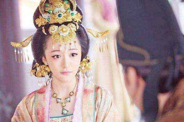 刘备为刘禅连娶张飞两女，却不考虑关羽女儿，玄机竟藏于上阳赋