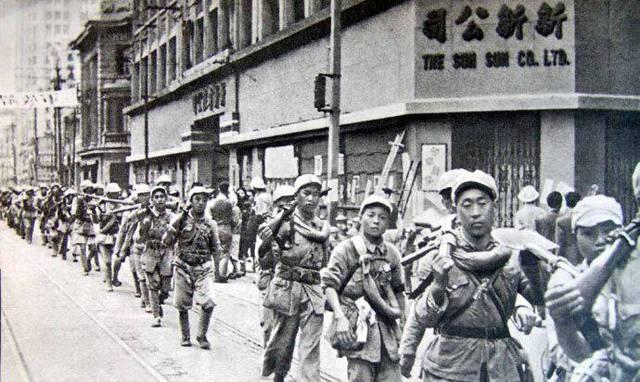 1949年，10万解放军睡马路，毛主席知道后说：陈毅做得好