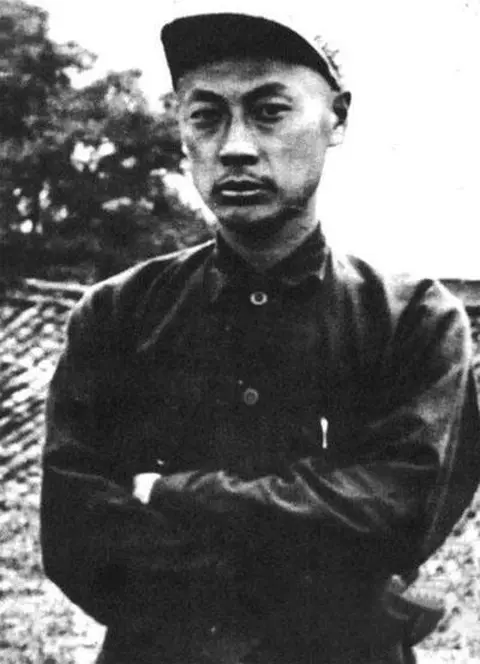 1951年，陈毅审查起义将领名单，指着一个人说：他绝不能饶