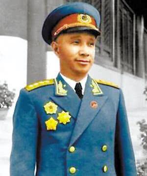 1955年选帅难题：粟裕让贤，周总理拿苏联元帅举例，保陈毅上位