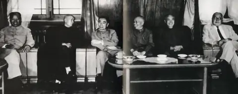 1949年，毛主席在香山险些遇袭，之后在周总理的劝说下搬进中南海