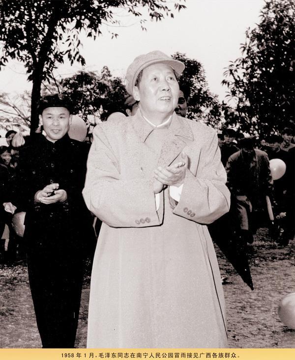 1949年，毛主席在香山险些遇袭，之后在周总理的劝说下搬进中南海