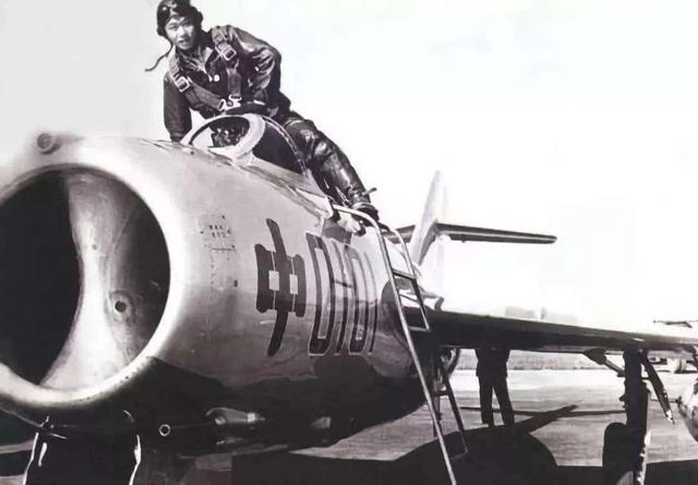 1951年，彭德怀在鸭绿江桥头怒吼炊事员，不久后空军正式参战
