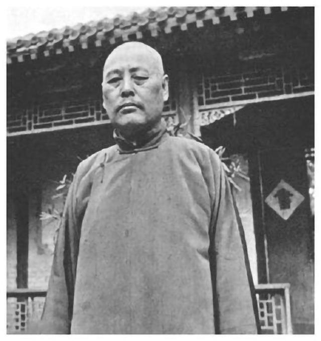 1938年，抗日军队去吴佩孚家请求支援，吴佩孚：把重机枪抬出来