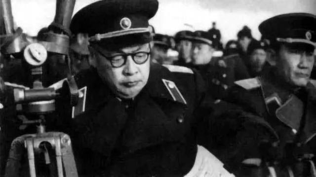 1951年，黄克诚在省委碰到“老战友”，他暗中发布命令：逮捕他