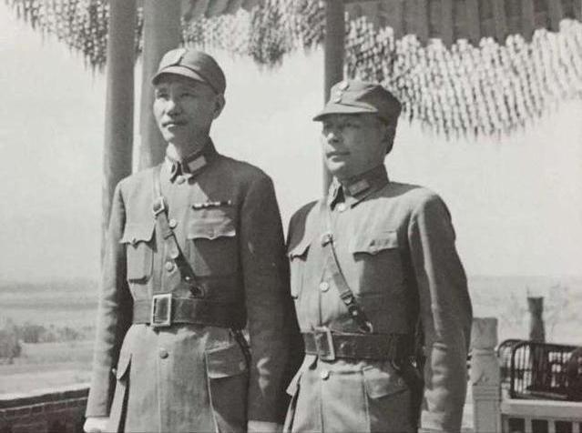 1943年，熊向晖在西安迎接八路军，周恩来说：带点儿杂志给胡宗南