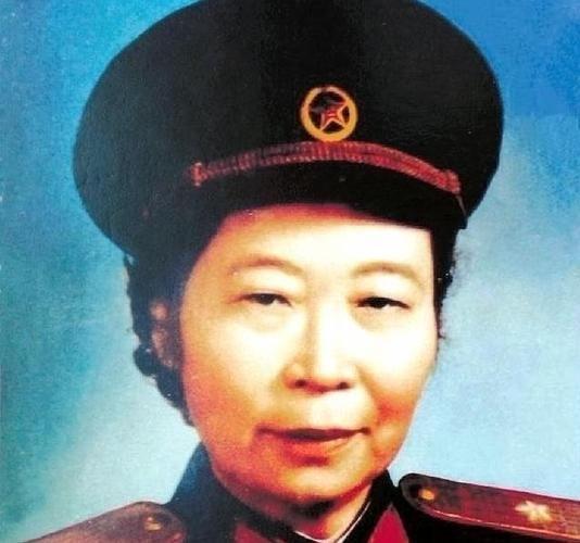 1955年，女将军李贞回到家乡，她的前夫紧张不已：她会放过我吗？