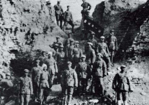 游击队奇袭日军据点，日方指挥官惊呼：游击队10分钟就解决了战斗