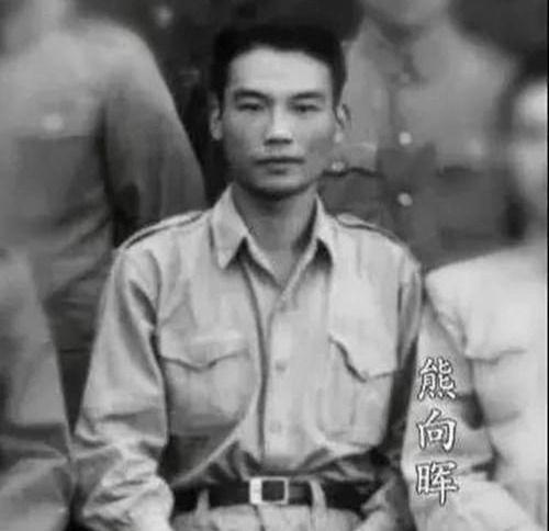 1961年，熊向晖硬怼英国功勋元帅；周总理却说：你说话太过分了