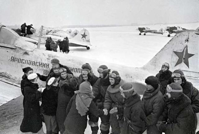1953年，周总理前往苏联交涉，郑重提出：请放航空专家唐铎回国