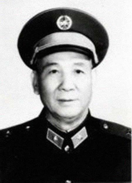 1951年，志愿军军长傅崇碧受伤后请求：我要兵！彭总回答：给两万