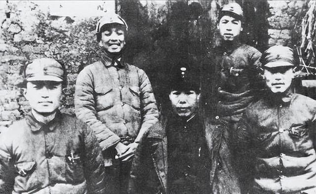 1949年，李先念请新四军叛徒郭仁泰吃饭，对方说：司令我要举报
