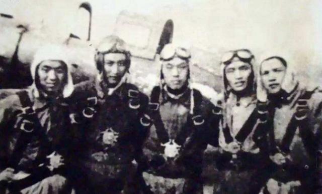 1945年，日军空军少佐被八路军俘虏，曾克林说：把他当朋友对待