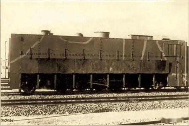 1937年，八路军手推火车皮弄来六车武器，彭德怀说：还给阎锡山