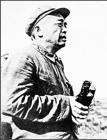 1951年，志愿军师长私自打响阻击战！彭总感叹：不愧是粟裕的王牌