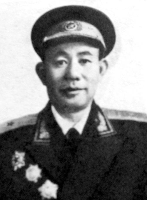 1951年，志愿军师长私自打响阻击战！彭总感叹：不愧是粟裕的王牌