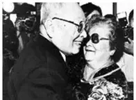 1989年叶飞将军访问菲律宾，见到一女子后流下眼泪：希望你原谅我