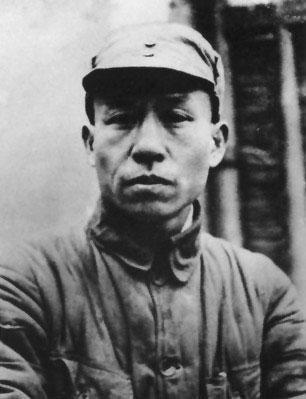 1942年，刘少奇给铁道游击队下命令：协助我给毛主席送一万两黄金
