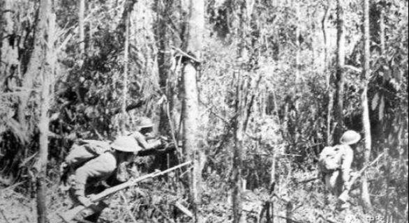 1945年，八十名猎户在丛林中猎杀日军，5天消灭了上千人