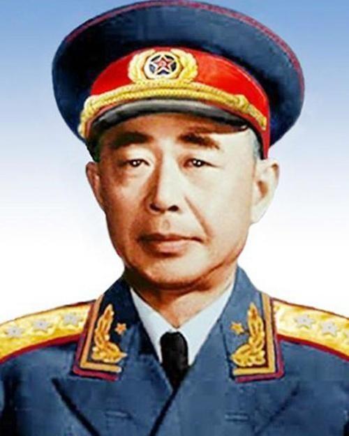 1955年，毛主席得知陈明仁准备授少将衔，马上指示：他必须是上将