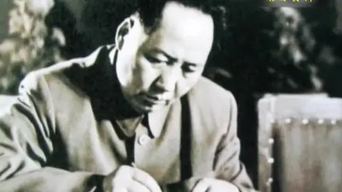 1952年，毛主席恩人被举报贪污，主席说：我相信他，找周总理商量