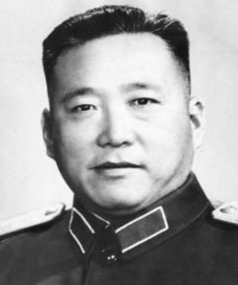 1942年，八路军英雄执行抓捕任务，对杨成武提要求：给我把好枪