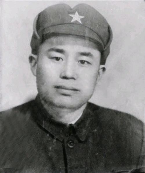 1952年，上甘岭战役告急，王近山打死一只小鸟，司机大喊：赢了