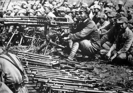 1939年，陈毅视察新四军部队，对叶飞说：调一百挺机枪给其他部队