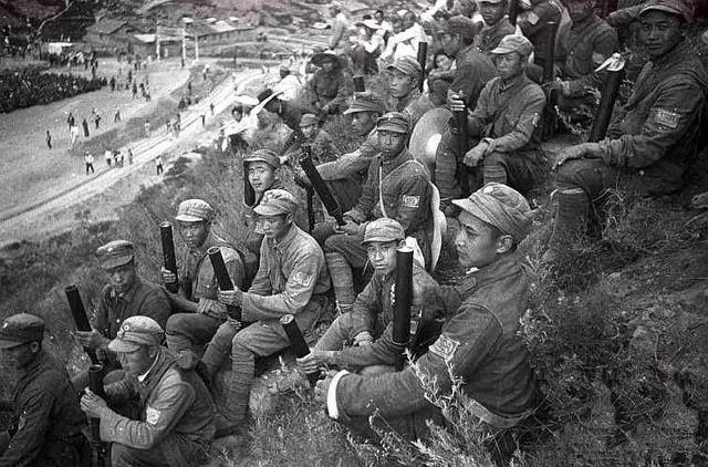 1941年，日军夜袭小村庄，八路军沉着反制，一枪未发杀敌二百多人