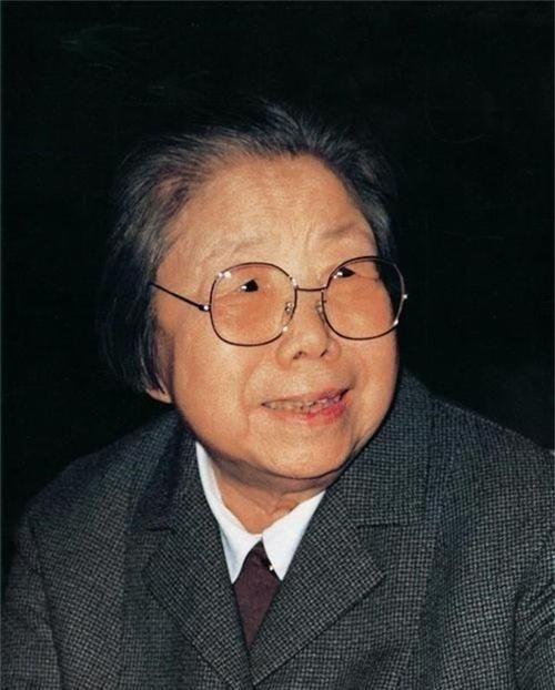 1979年，贺子珍和李敏同时病倒，秦基伟下令：调孔令华回北京