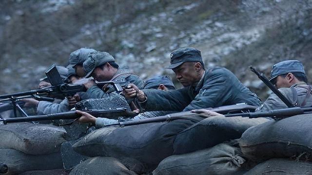 1944年，三百八路军在天津附近遭遇两千敌人，我方队长下令：追击