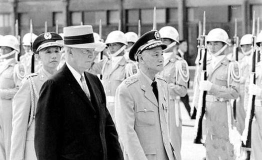 1964年周总理找来乔冠华等三人：有秘密任务，完成后吃双黄蛋挂面