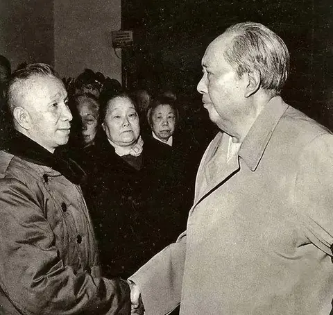 1953年，陈毅夸粟裕像樊哙，毛主席说：粟裕不是樊哙，我也非刘邦