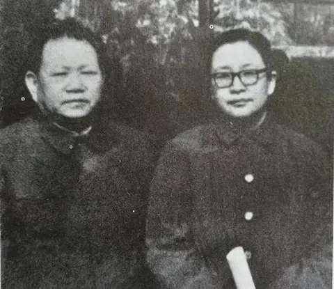 1950年，毛主席请李银桥夫妇吃饭，结果牵出一件贪腐案