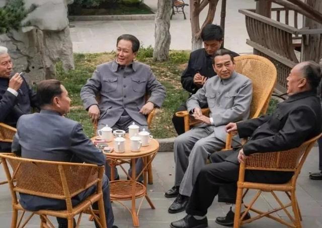 1964年，陈毅对秦基伟说：我算是你半个老丈人，给你换换工作