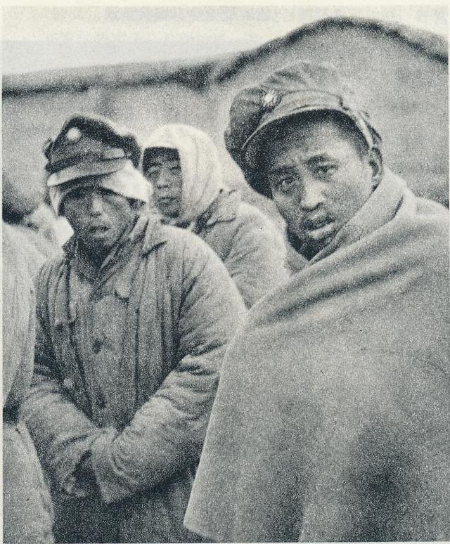 1946年，刘伯承邓小平发现奇特现象：一个班杀敌123，自身零伤亡