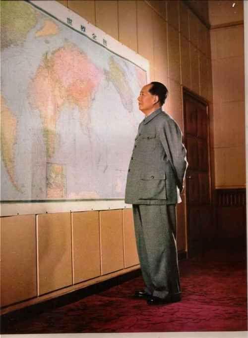 1942年，一部话剧传入中国，毛主席说：剧中人是反面教材