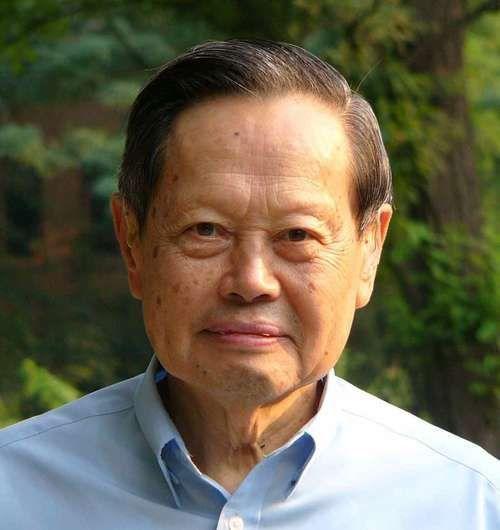 1984年，杨振宁反对发展电子对撞机，邓小平：中国必须发展高科技
