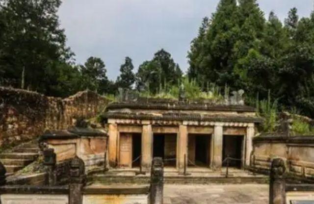 大地主刘文彩的独特坟墓：曾号称独虎挂印，被破坏后仍有人殉葬