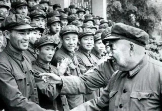 1971年，毛主席面命许世友抓捕王维国，许世友：先调两个师过来