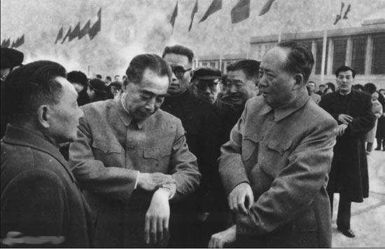 重庆谈判时，毛主席受邀品尝当地名菜，菜中暗藏的玄机他早已看透