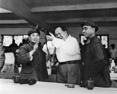 1950年，毛主席在东北连发三次火：你们想当刘宗敏，我不当李自成