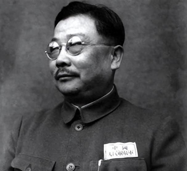 1953年，毛主席到南京参观中山陵，特意询问：戴笠的墓怎么样了？