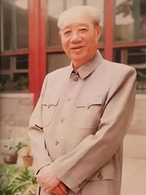 汪东兴保护毛主席30年，晚年懊悔：我瞎了眼，让主席蒙羞了